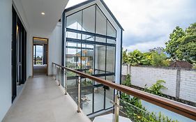 White Nights - 3Br Villa With Rooftop Near Canggu